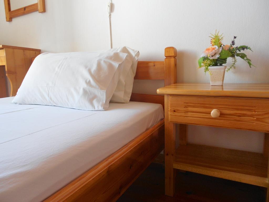 Aggela Guesthouse سكوبيلوس تاون الغرفة الصورة
