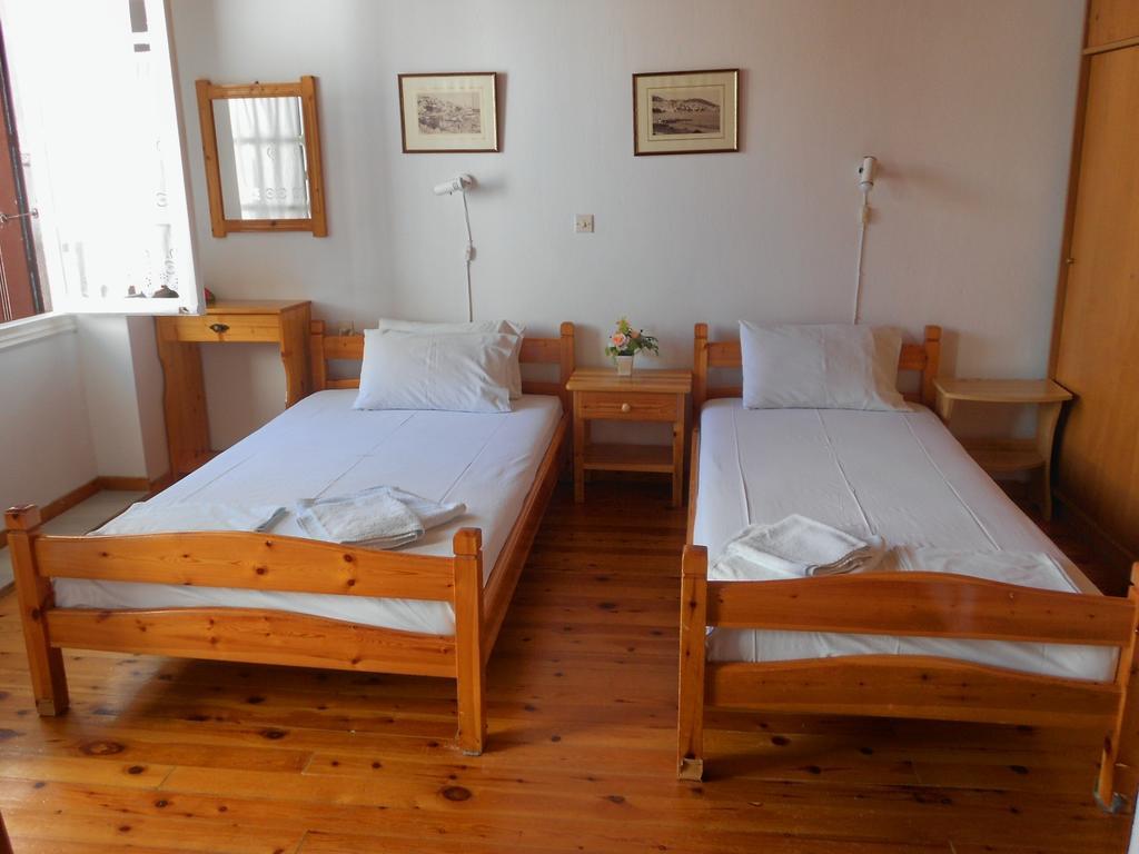 Aggela Guesthouse سكوبيلوس تاون الغرفة الصورة
