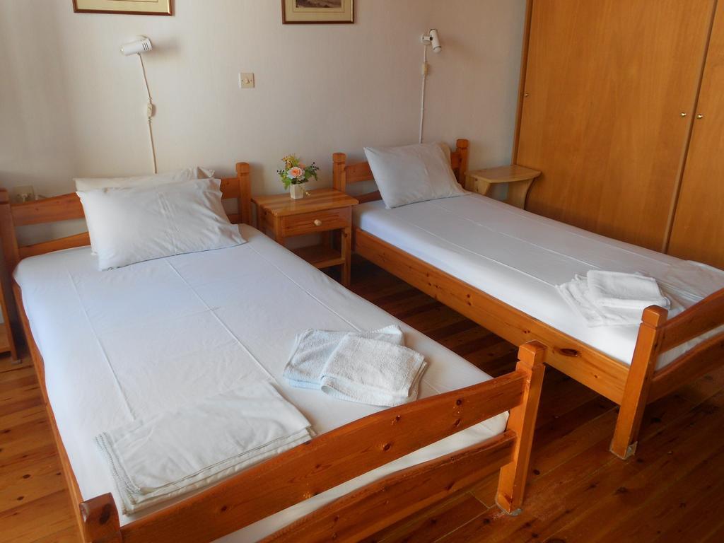 Aggela Guesthouse سكوبيلوس تاون الغرفة الصورة